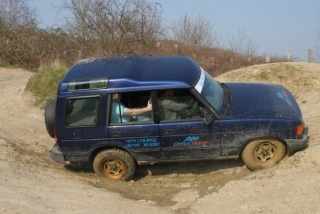  带你的朋友去兜风 